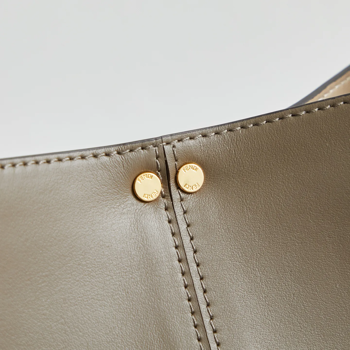 Women's Classic Handbags FENDI 17941563