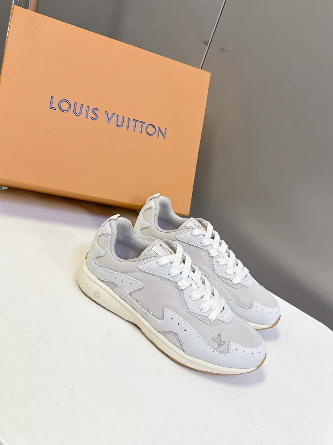 Men's Sneakers LOUIS VUITTON 17798667