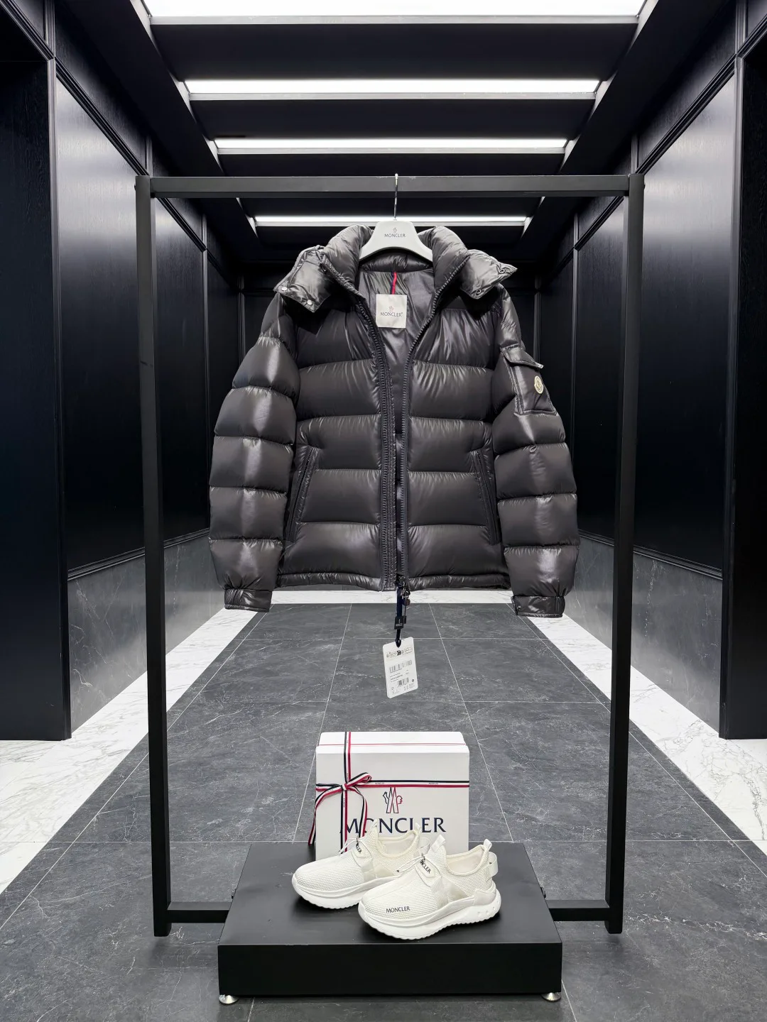Men's Jackets And Down Jackets MONCLER 18029796