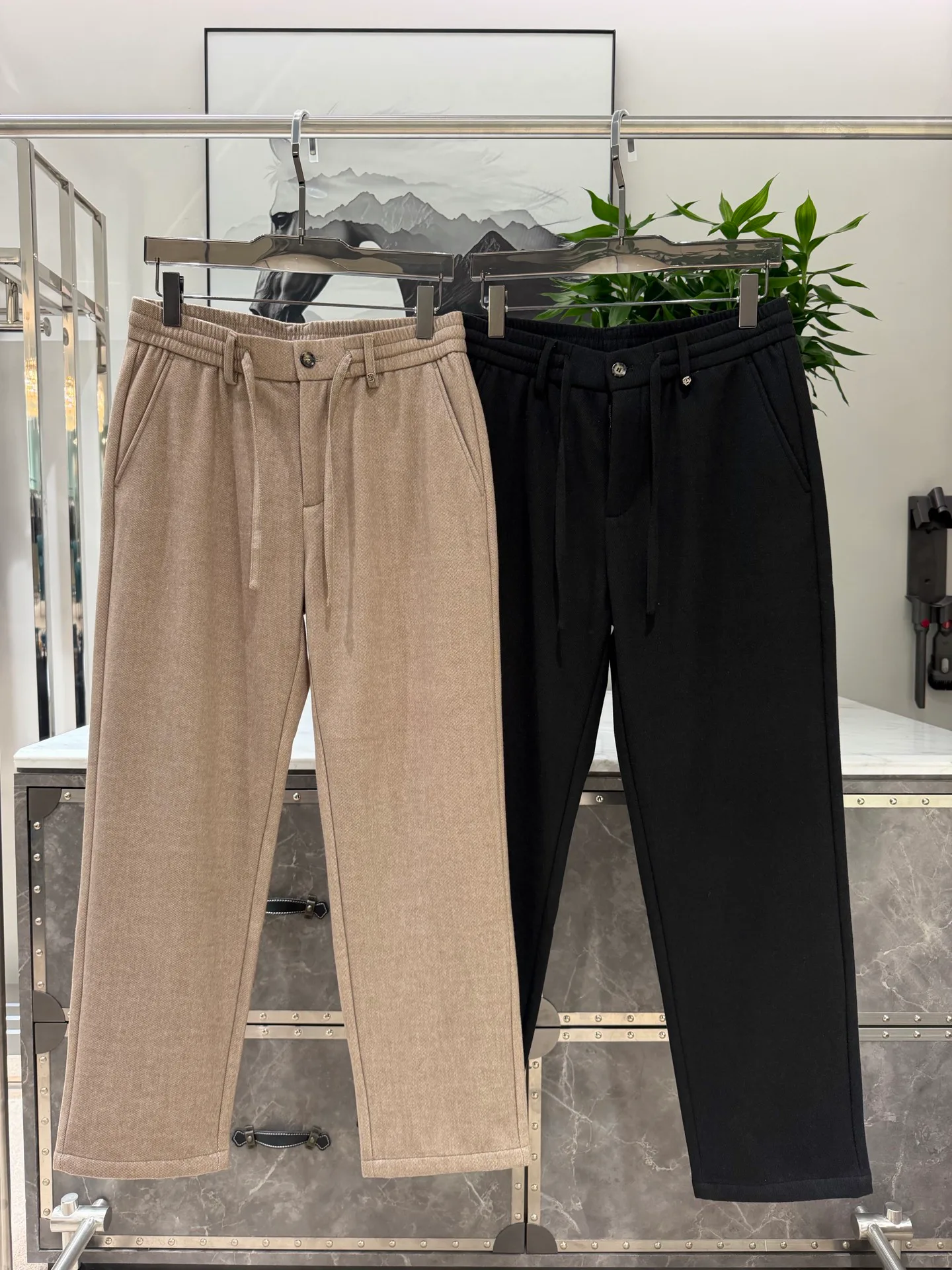 Men's Trousers BURBERRY 17952553