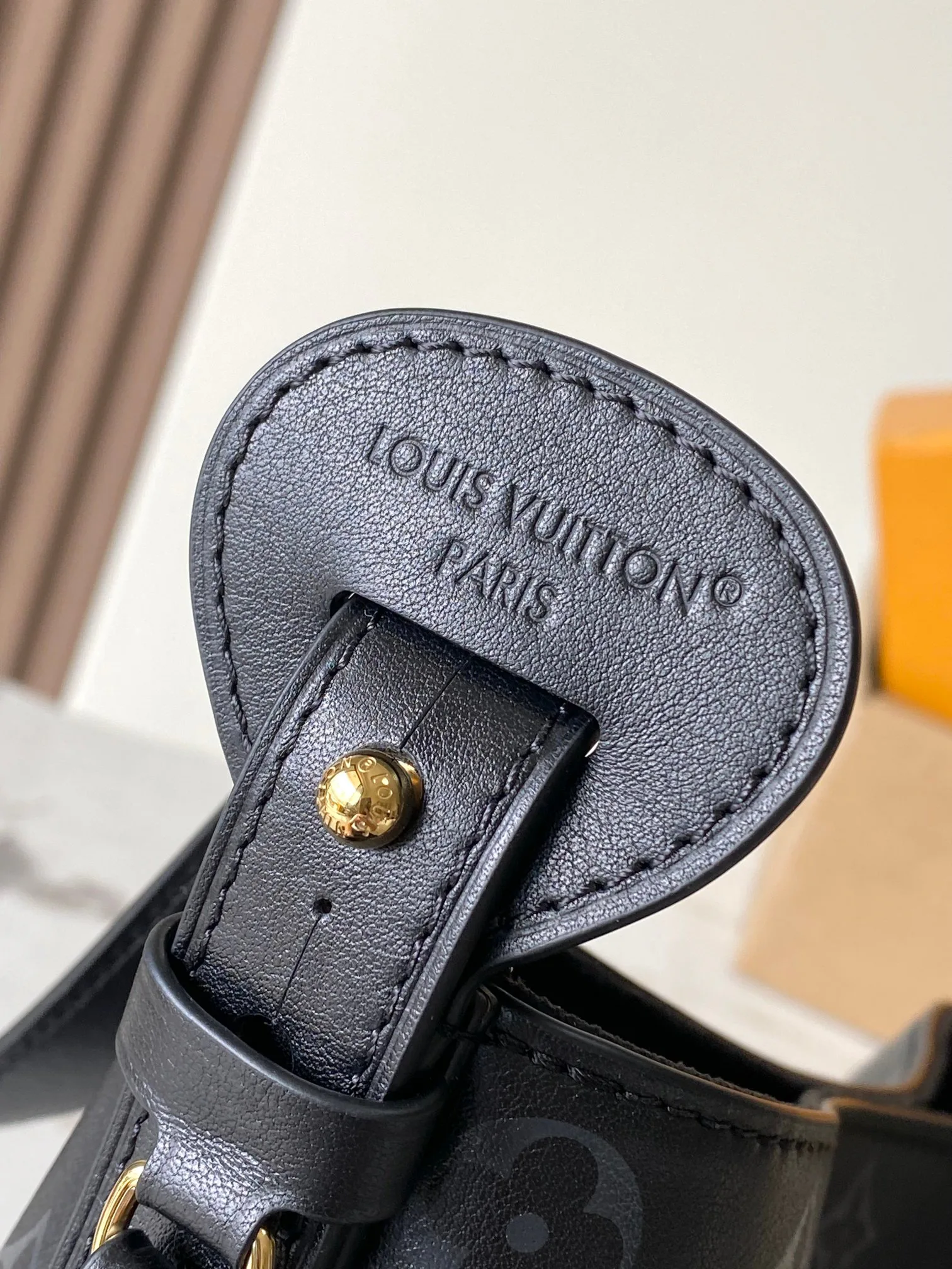 Women's Classic Handbags LOUIS VUITTON 18521042