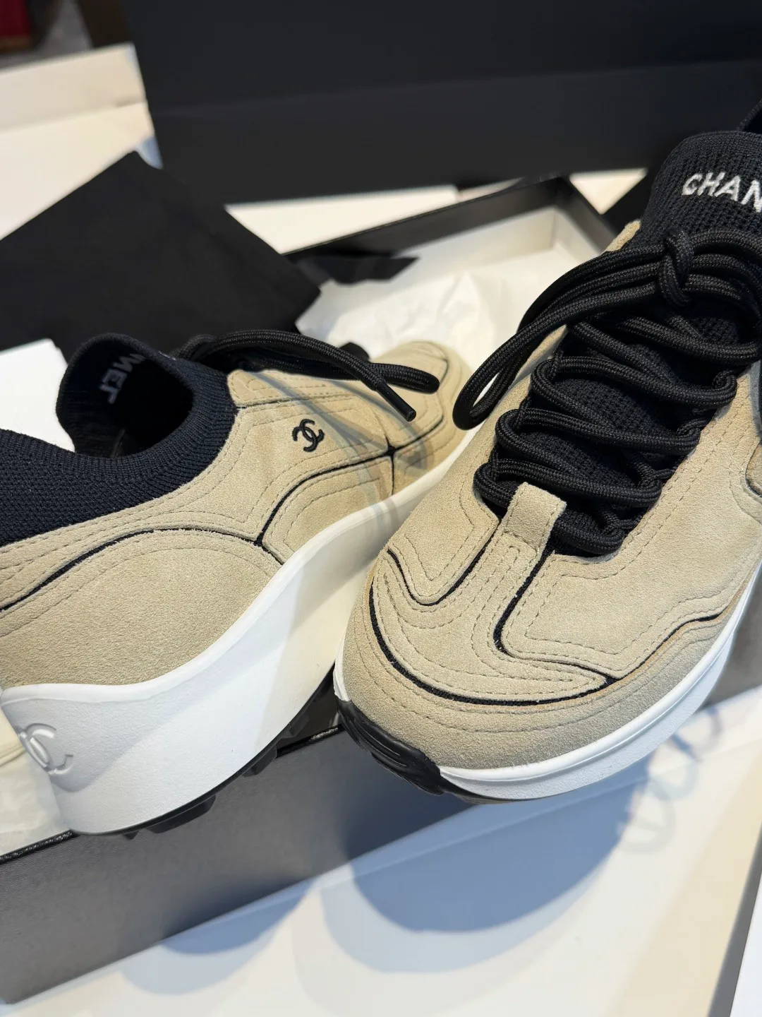 Women's Sneakers CHANEL 18067104