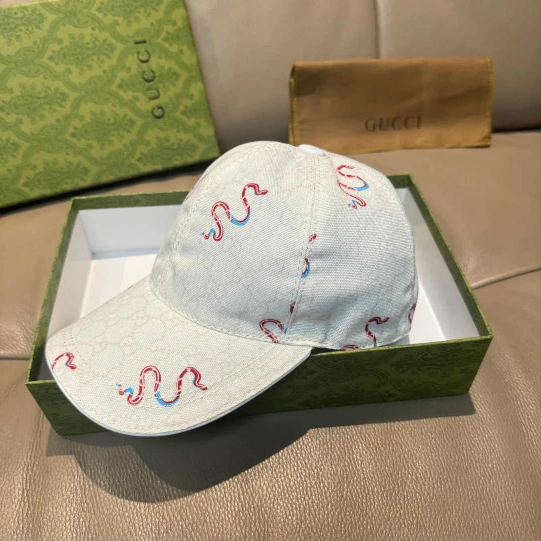 Hats GUCCI 18347095