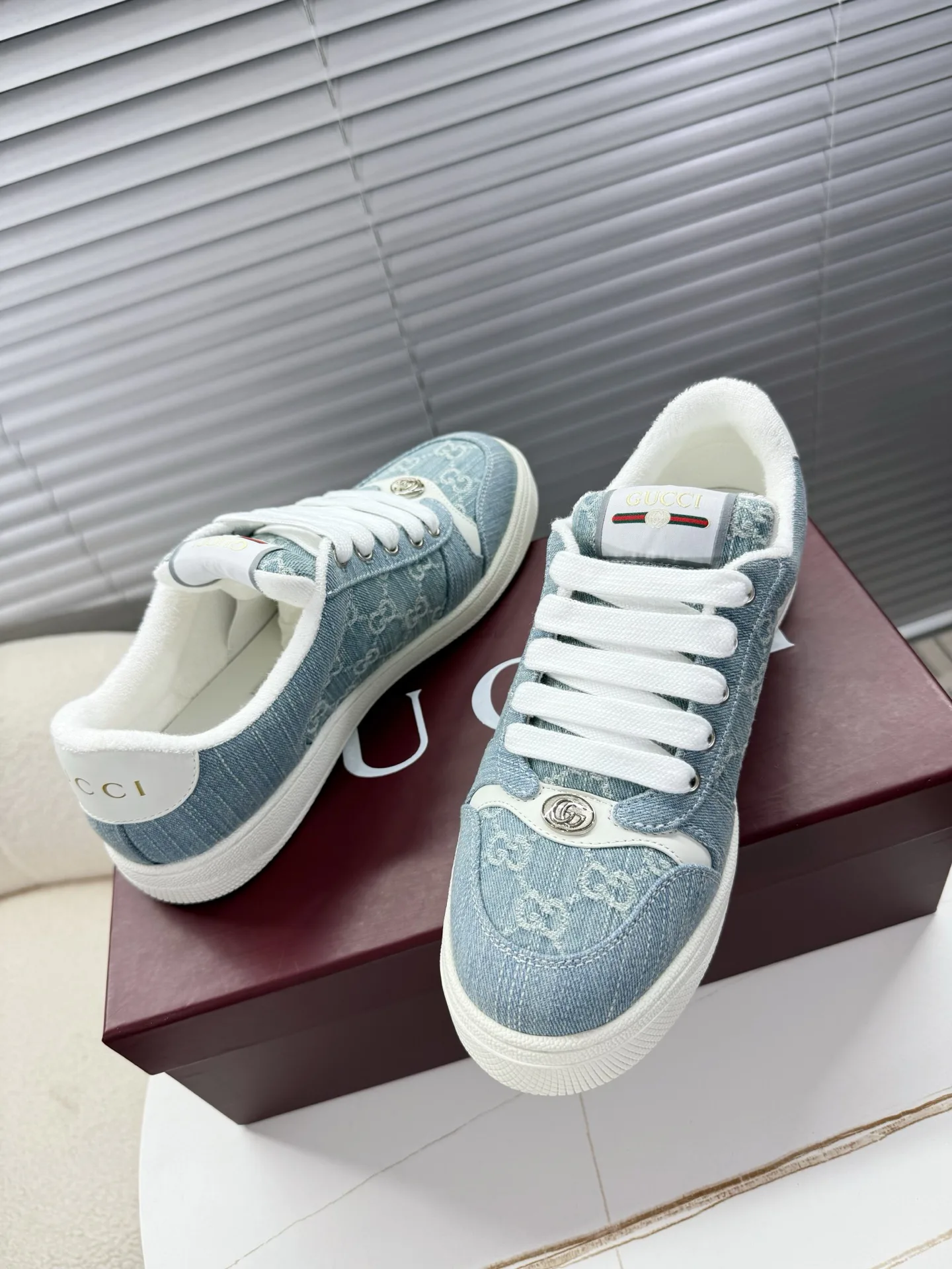 Women's Sneakers GUCCI 18011356