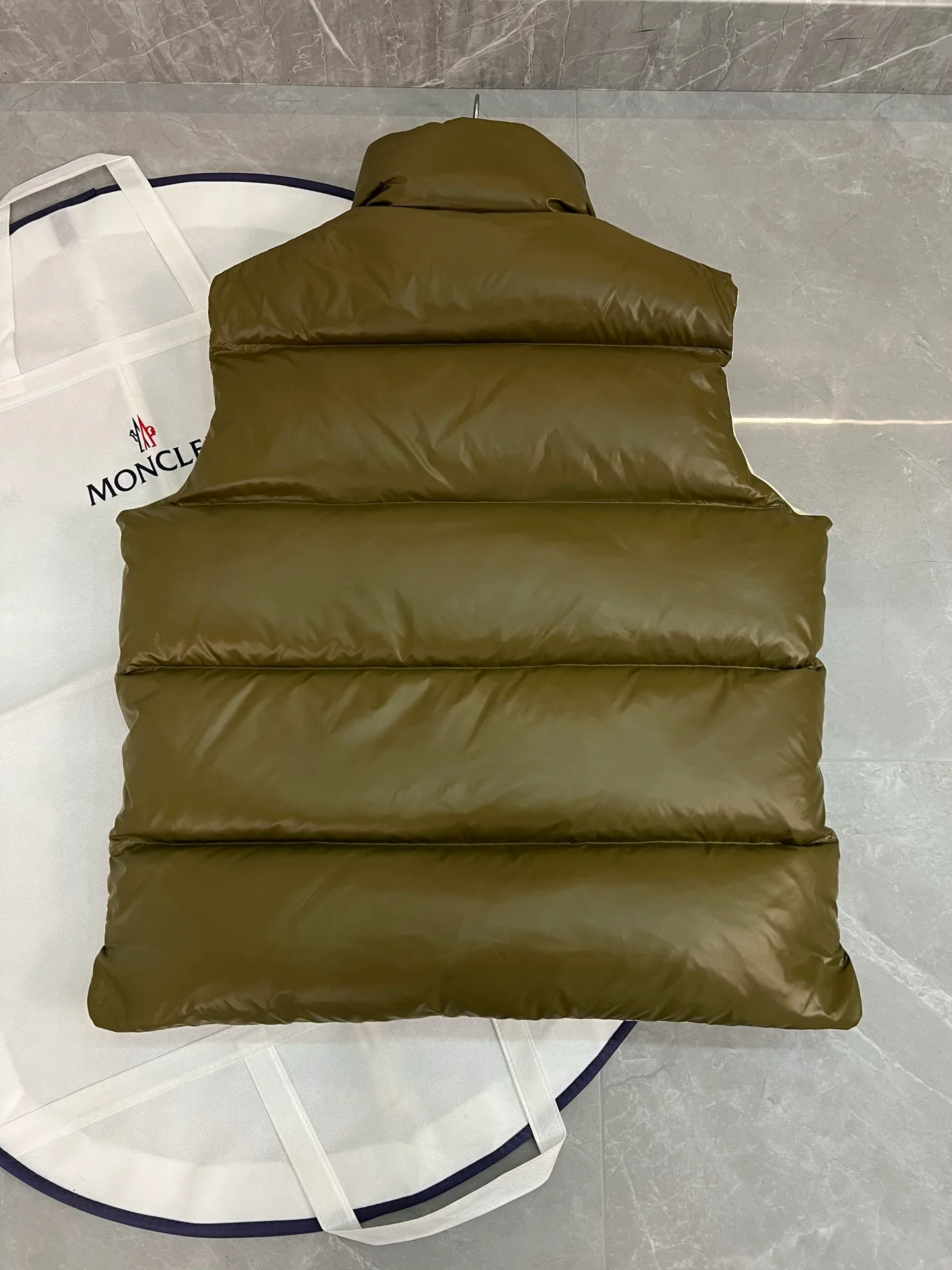 Жилеты Мужские Moncler 18599855