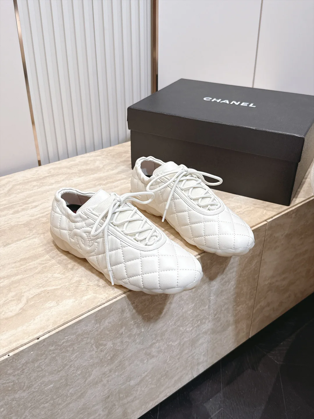 Women's Sneakers CHANEL 17947041