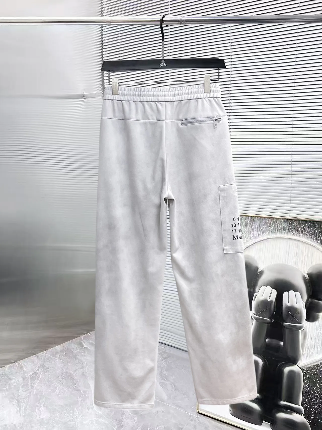 Men's Trousers MAISON MARGIELA 18197350