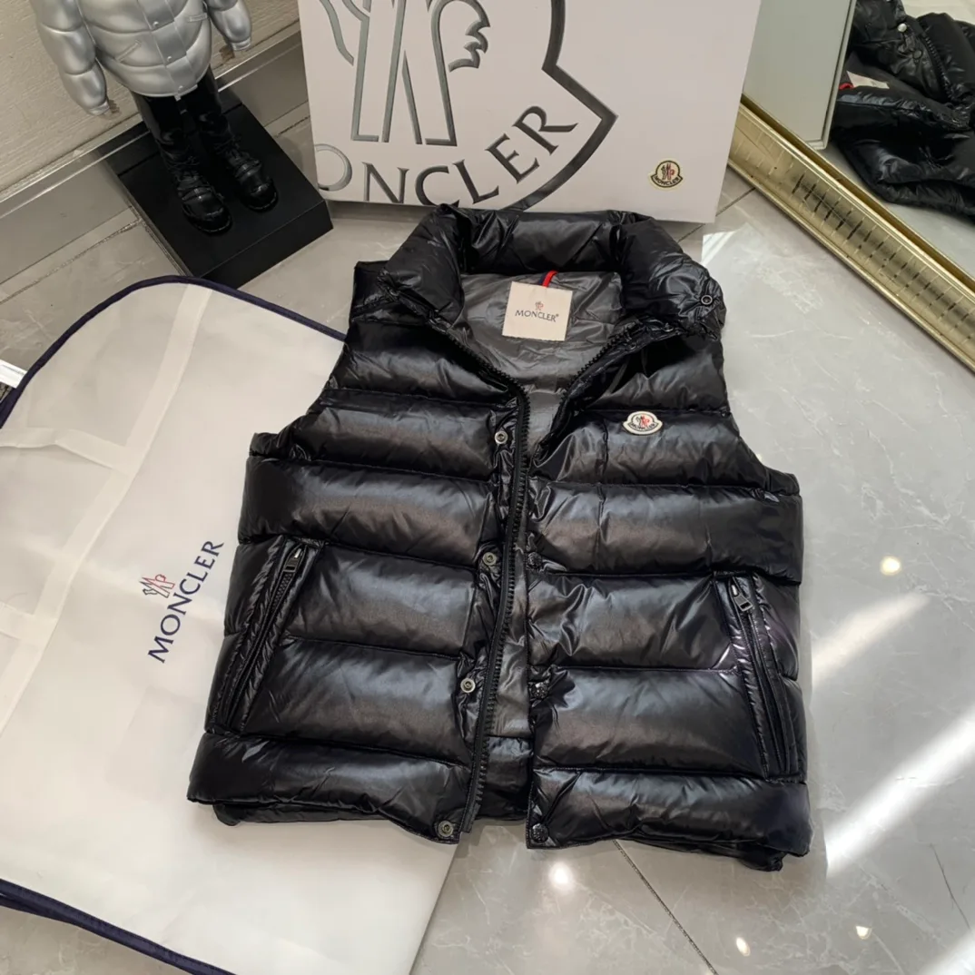 Men's Vests MONCLER 18029844