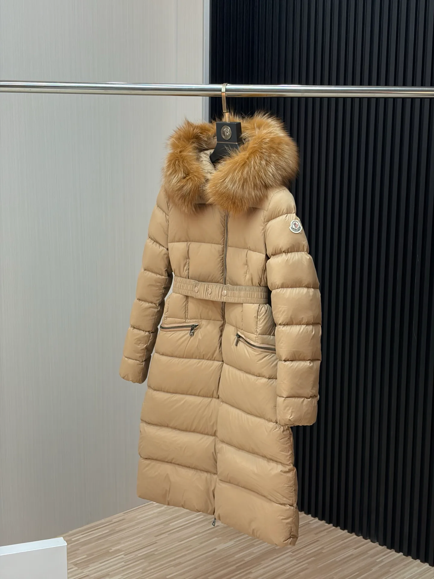 Women's Jackets And Down Jackets MONCLER 17926541