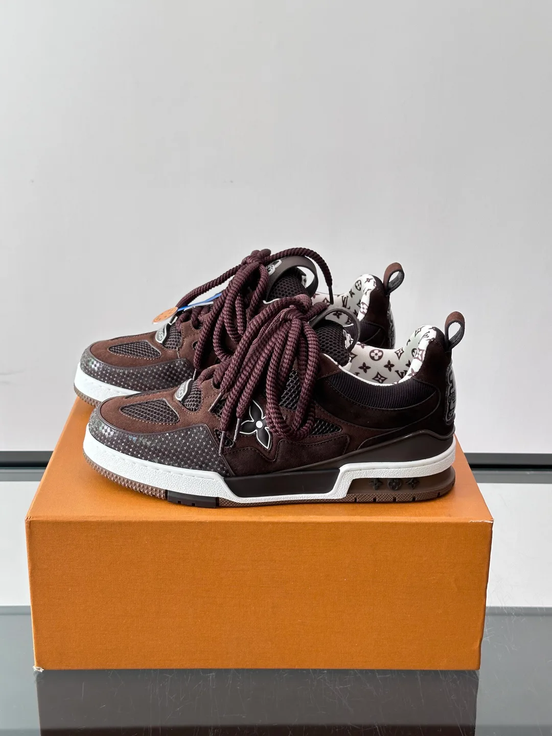 Women's Sneakers LOUIS VUITTON 17588548
