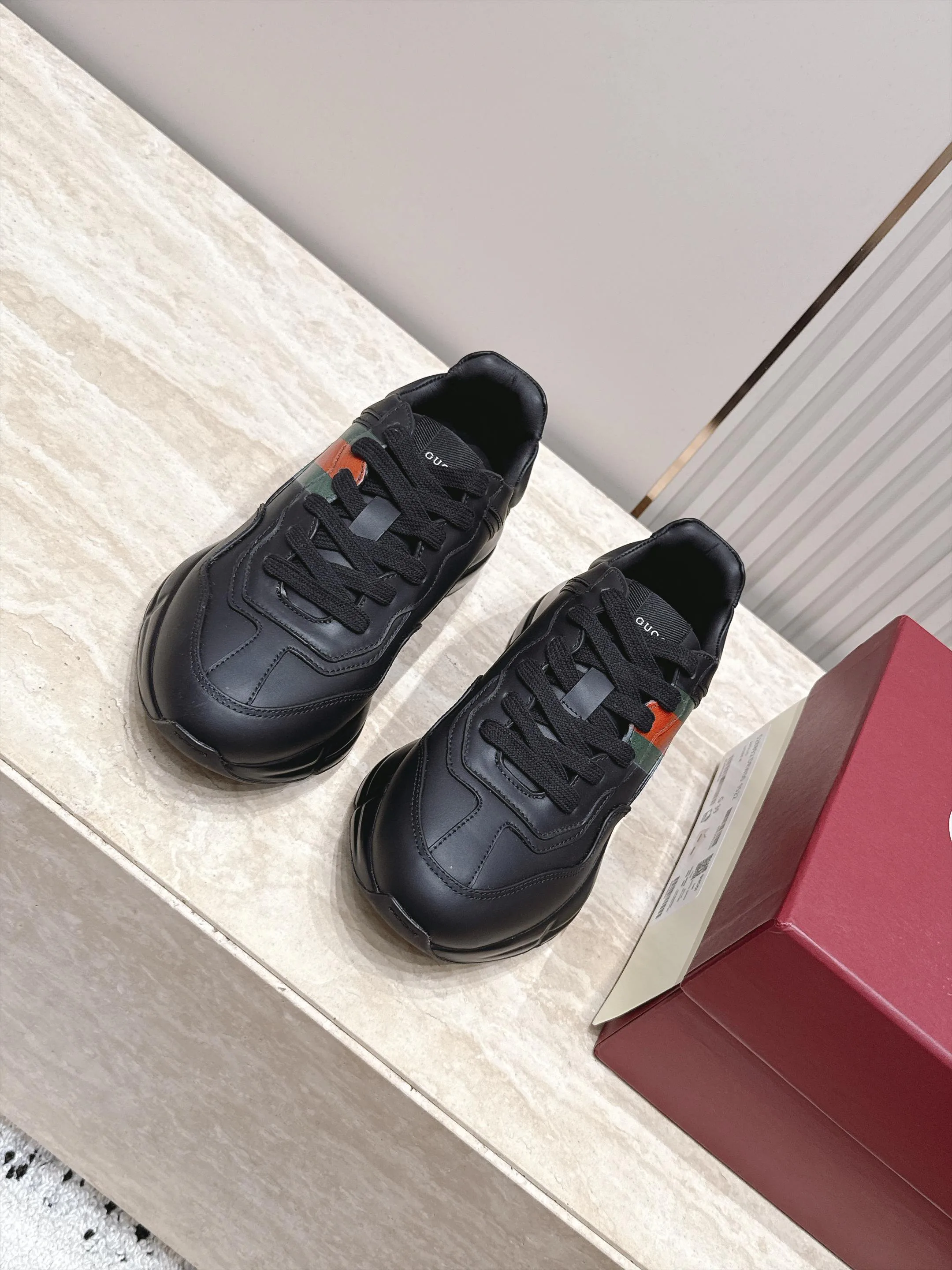 Women's Sneakers GUCCI 18025256