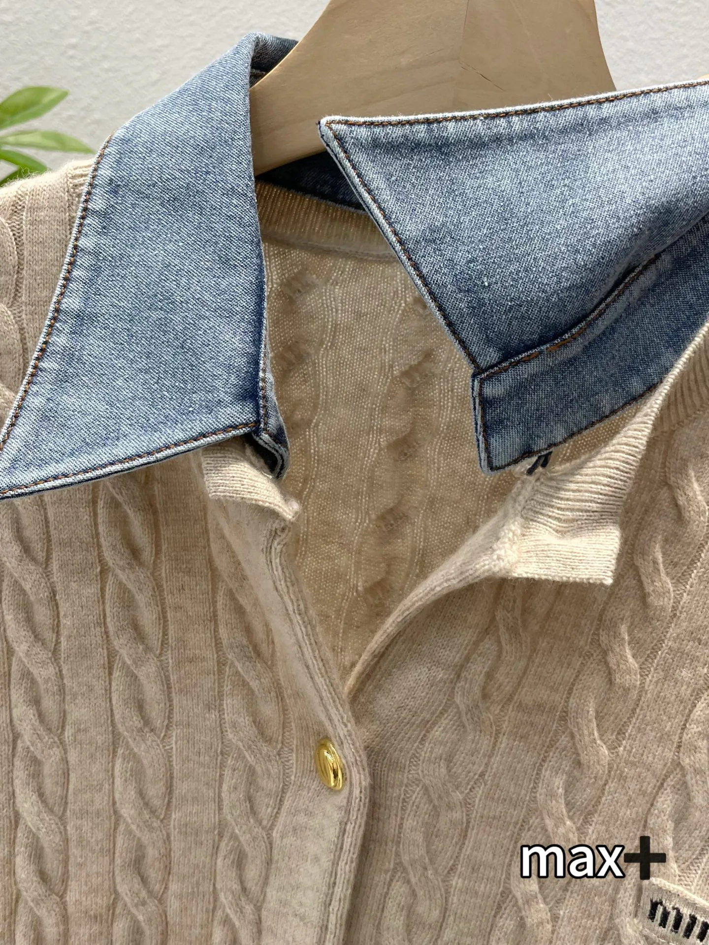 Women's Jumpers And Sweaters MIU MIU 18106676