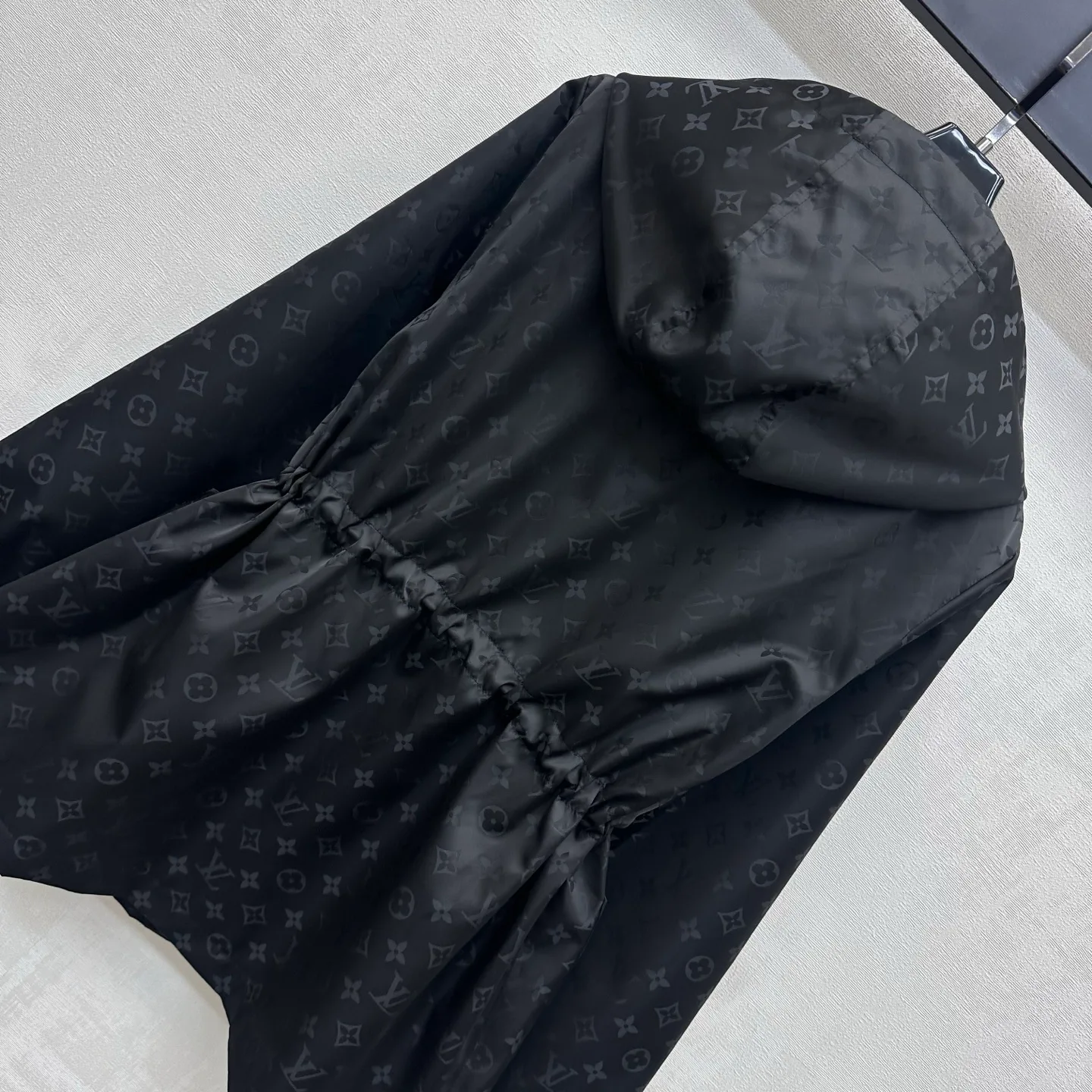Куртки И Пуховики Женские Louis Vuitton 18631427