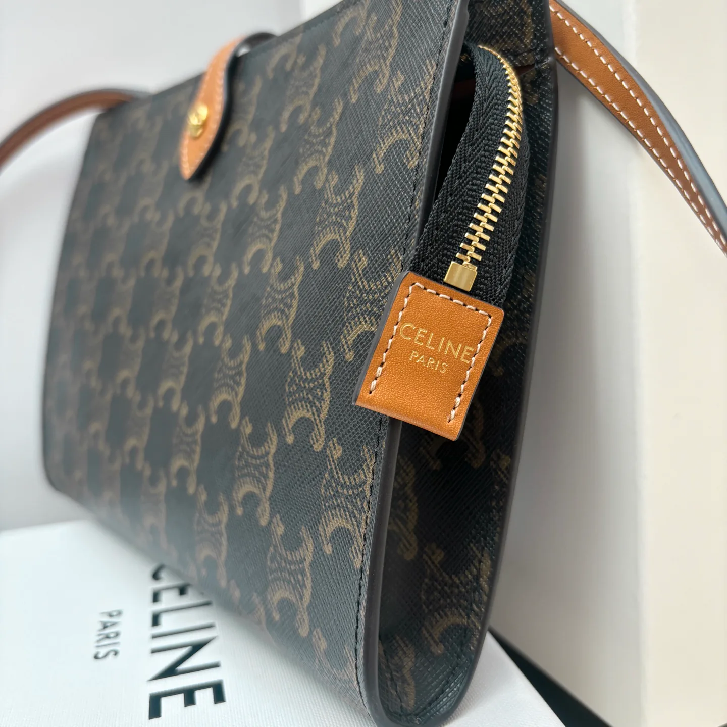 Women's Classic Handbags CELINE 18223206