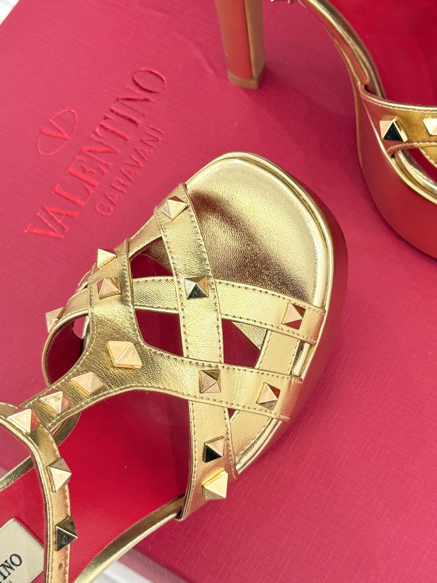 Women's Open-Toe Sandals VALENTINO 18198291