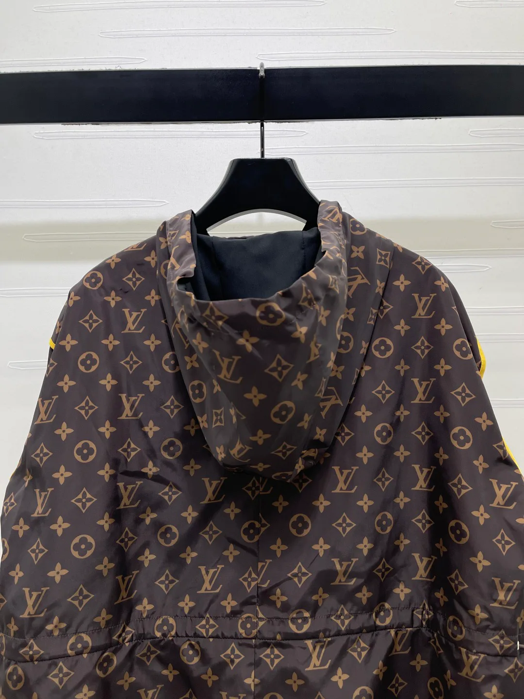 Women's Jackets And Down Jackets LOUIS VUITTON 18038738