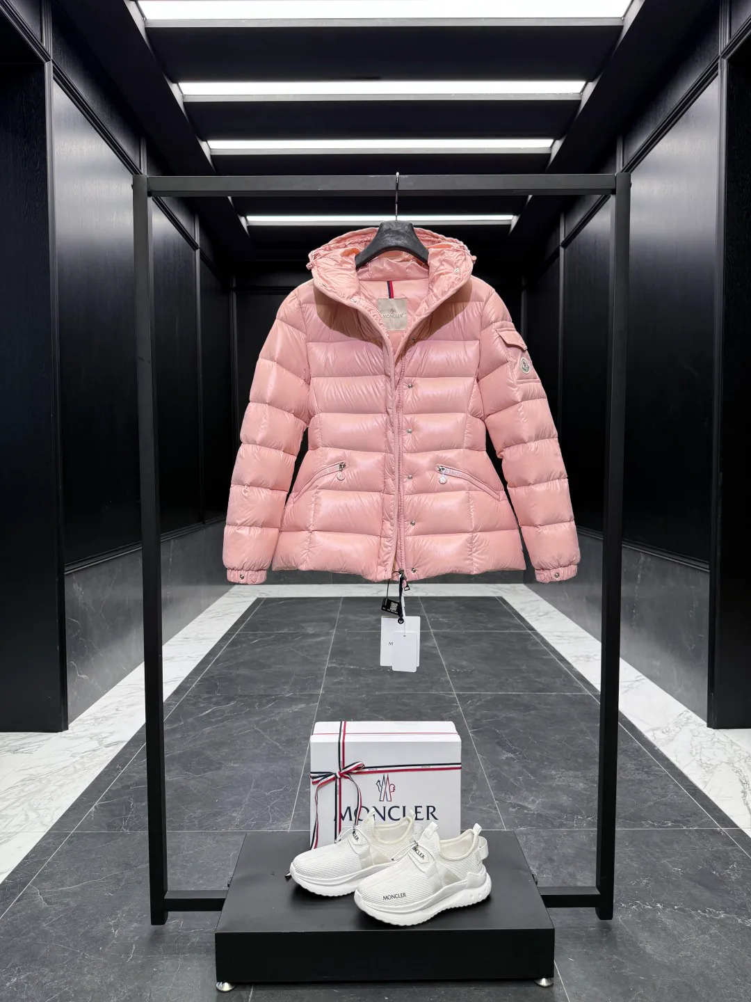 Men's Jackets And Down Jackets MONCLER 18492198