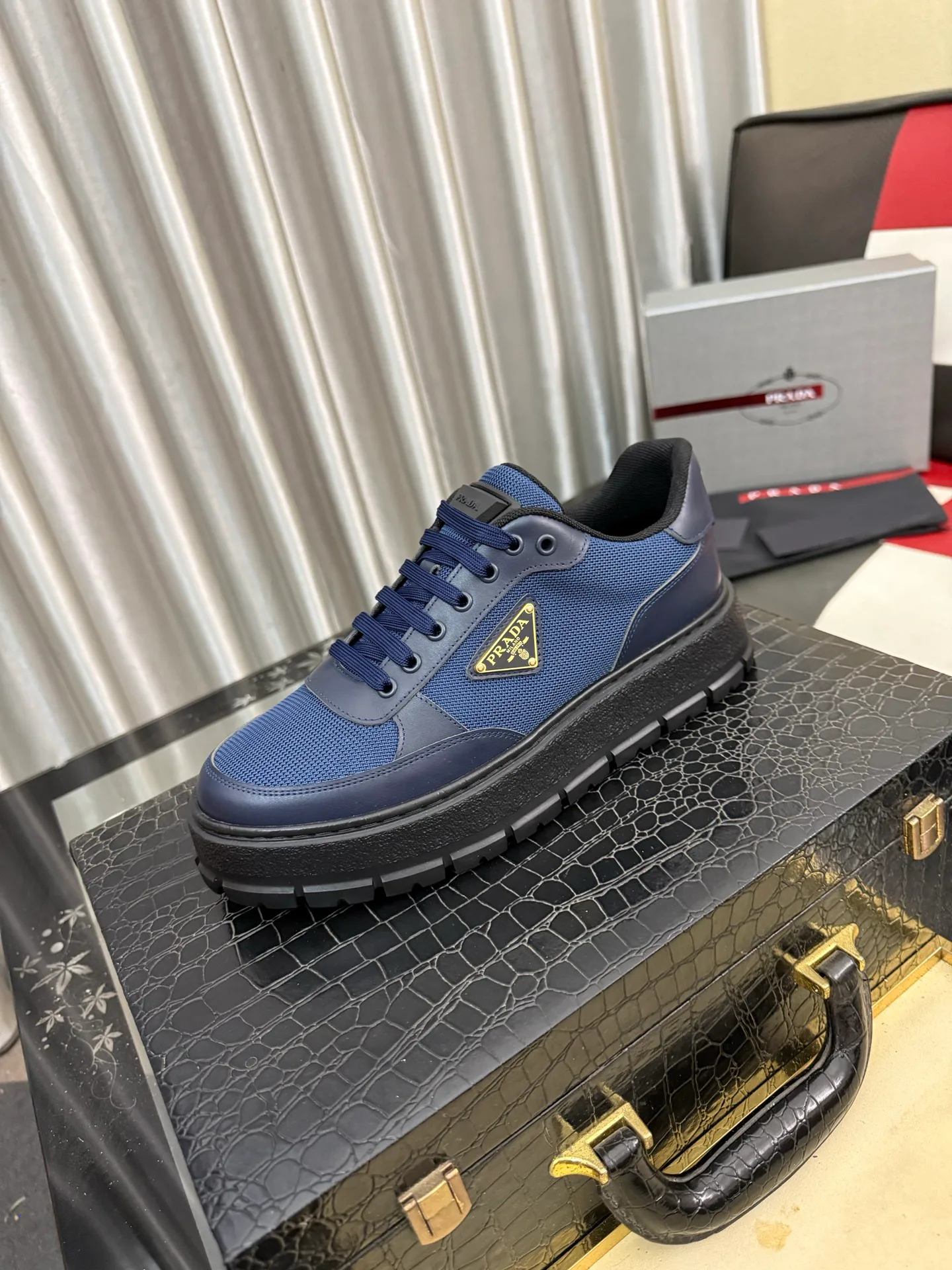 Women's Sneakers PRADA 18417416