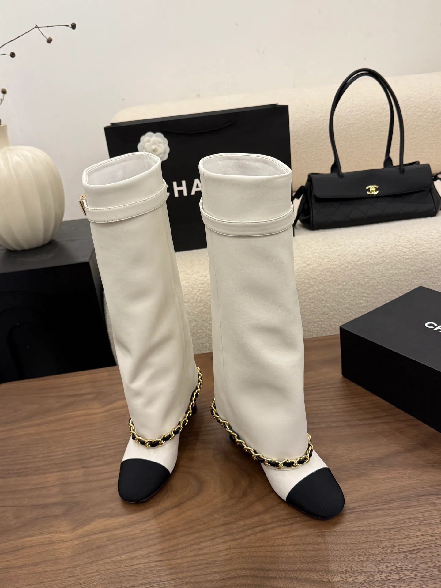 Women's Boots CHANEL 18223560