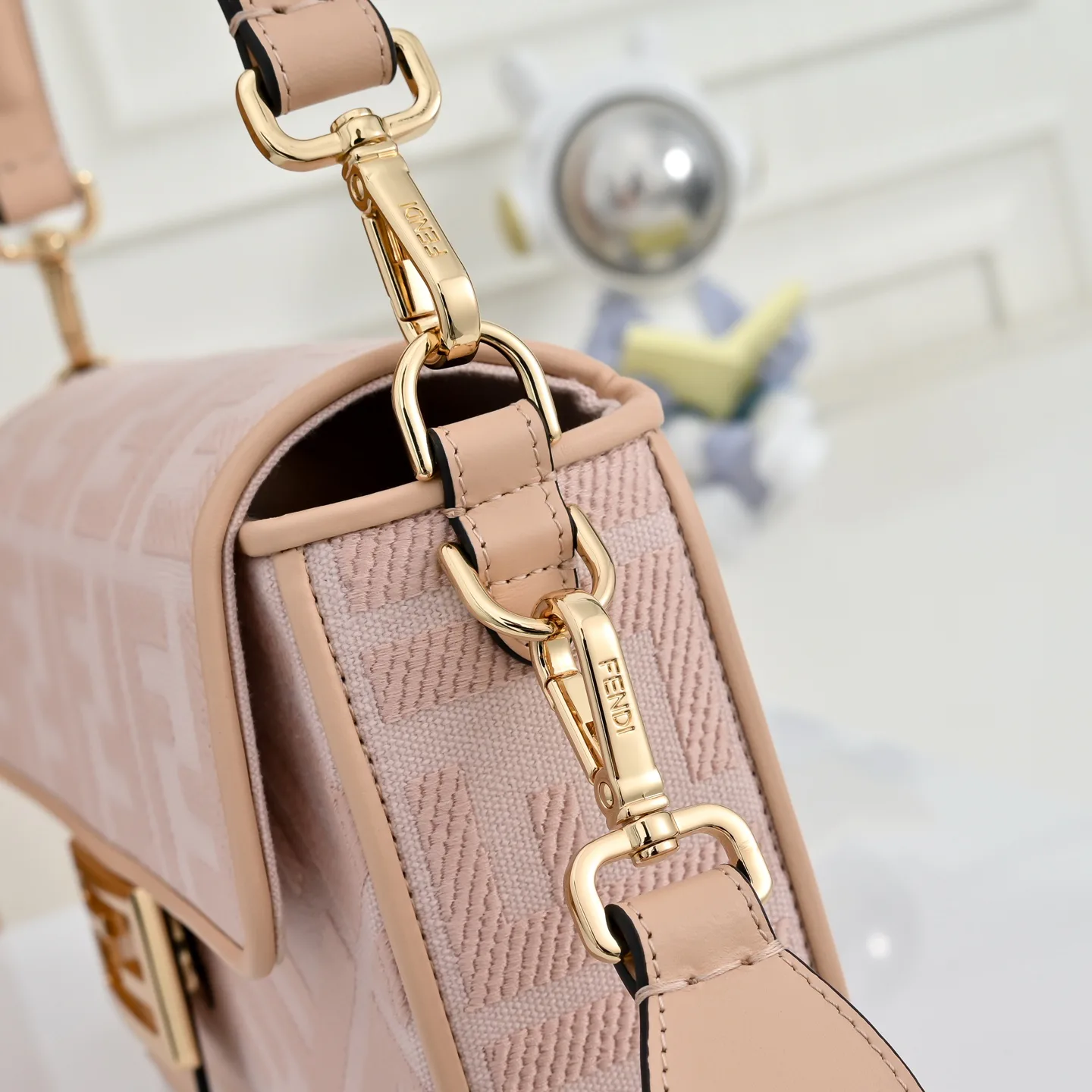 Women's Classic Handbags FENDI 18004262