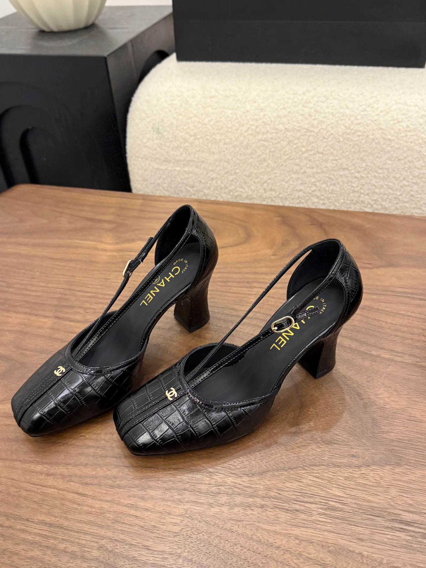Women's Heels CHANEL 19583410