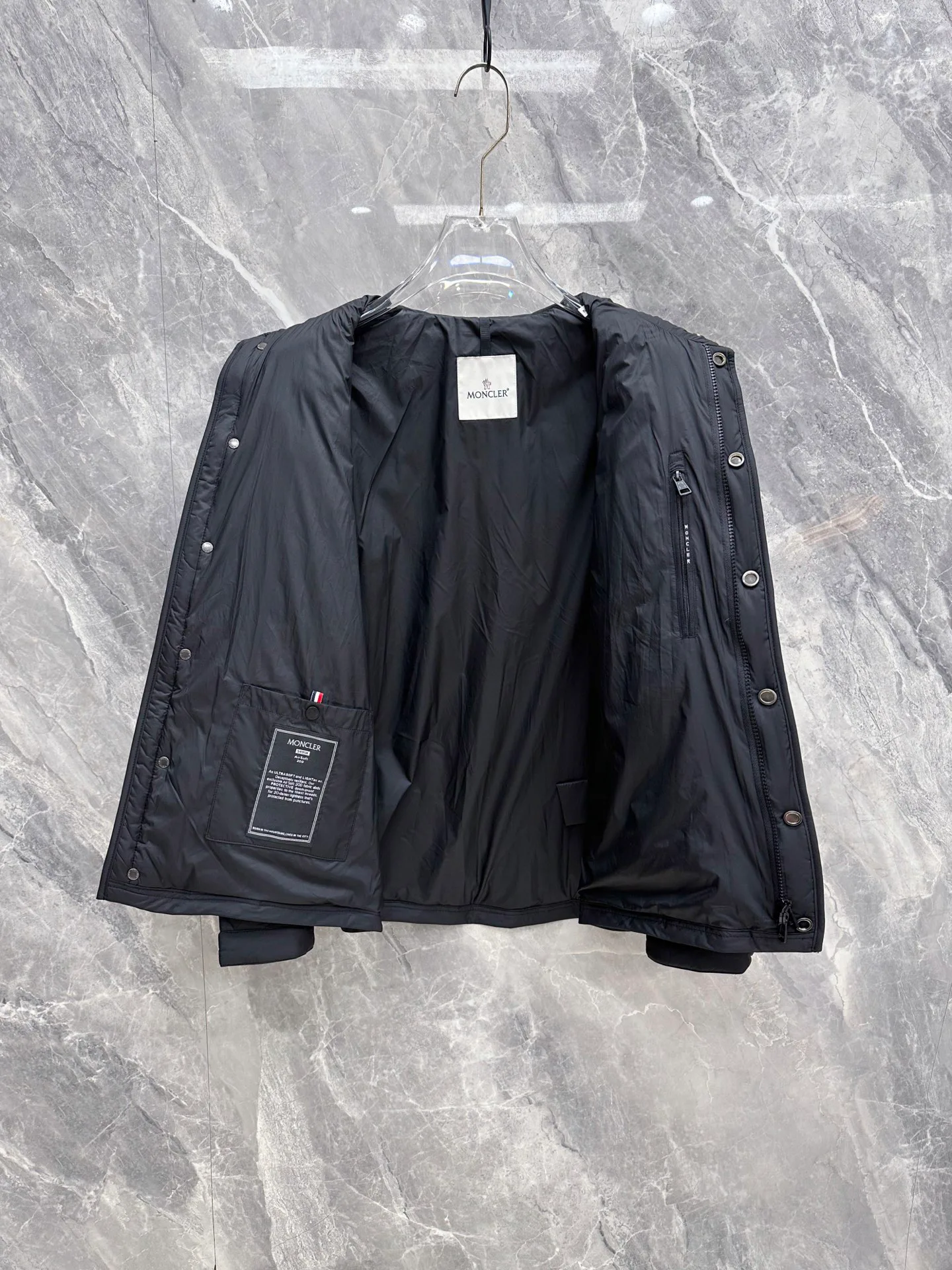 Куртки И Пуховики Мужские Moncler 18596299