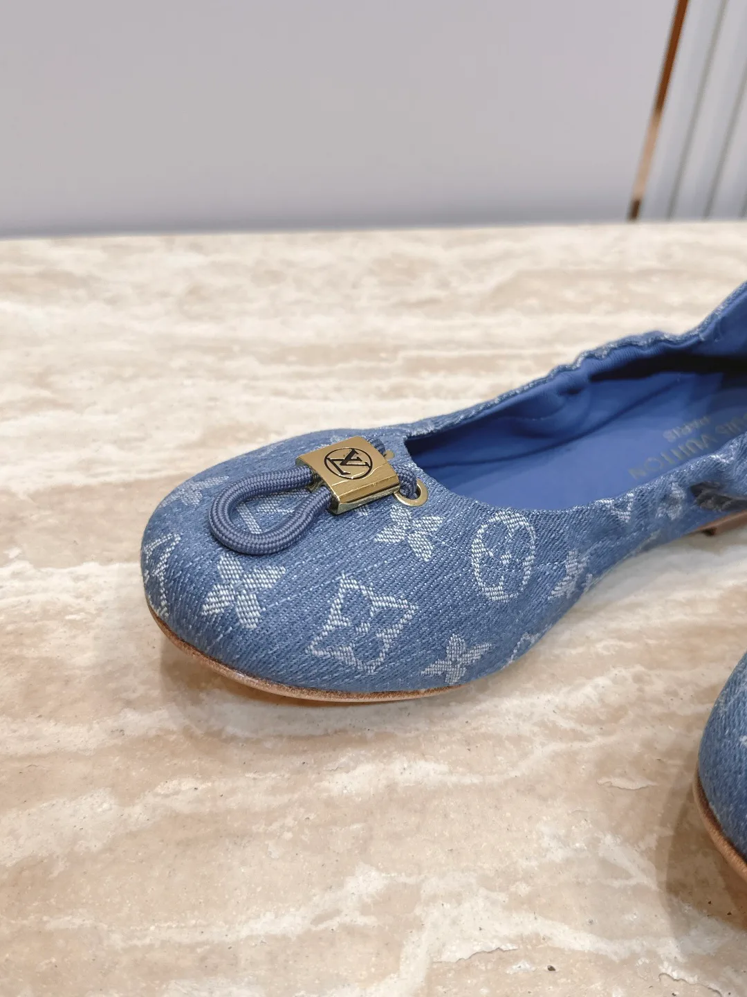 Women's Ballet Flats LOUIS VUITTON 17178356