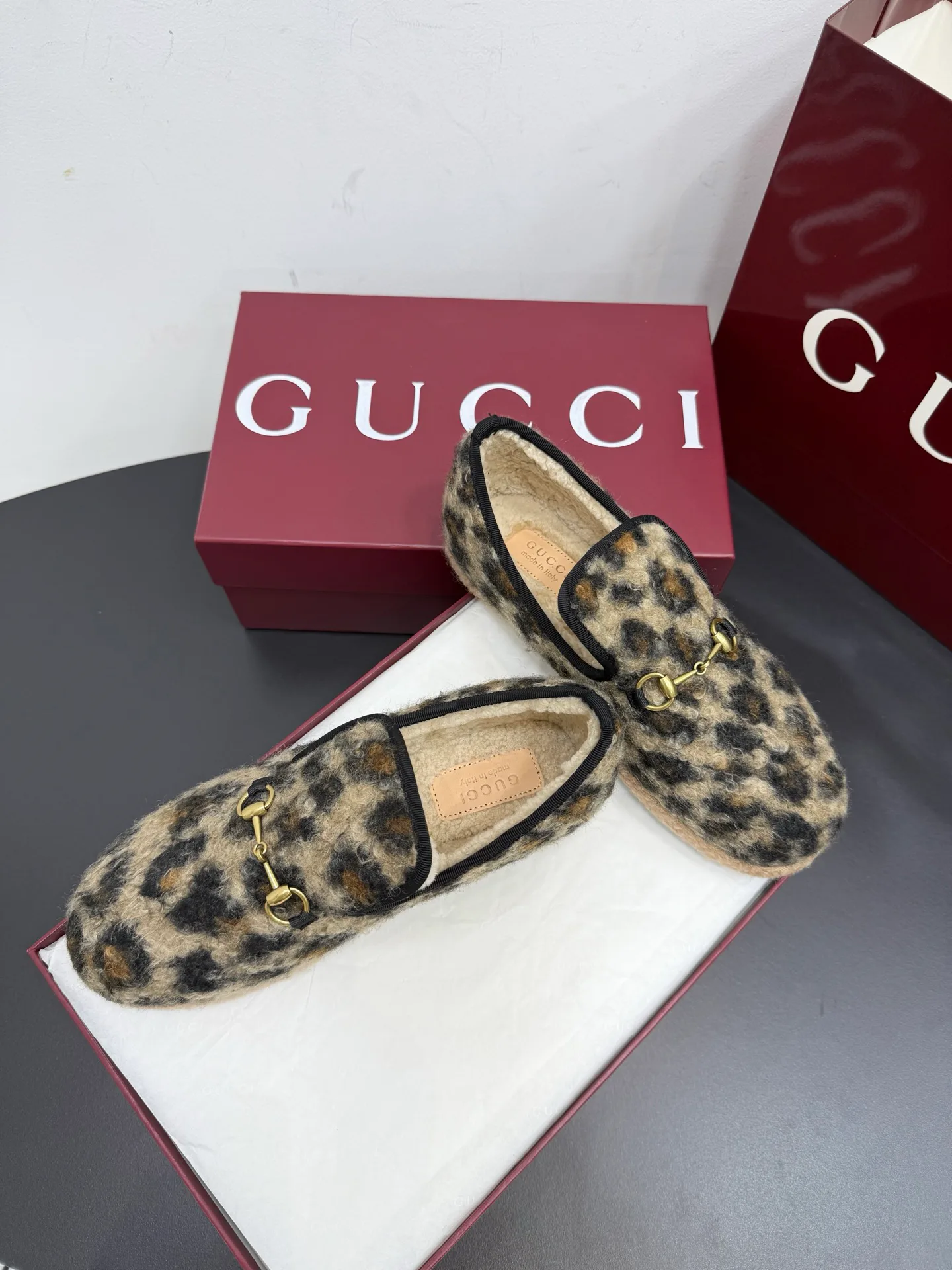 Women's Loafers And Moccasins GUCCI 18393467