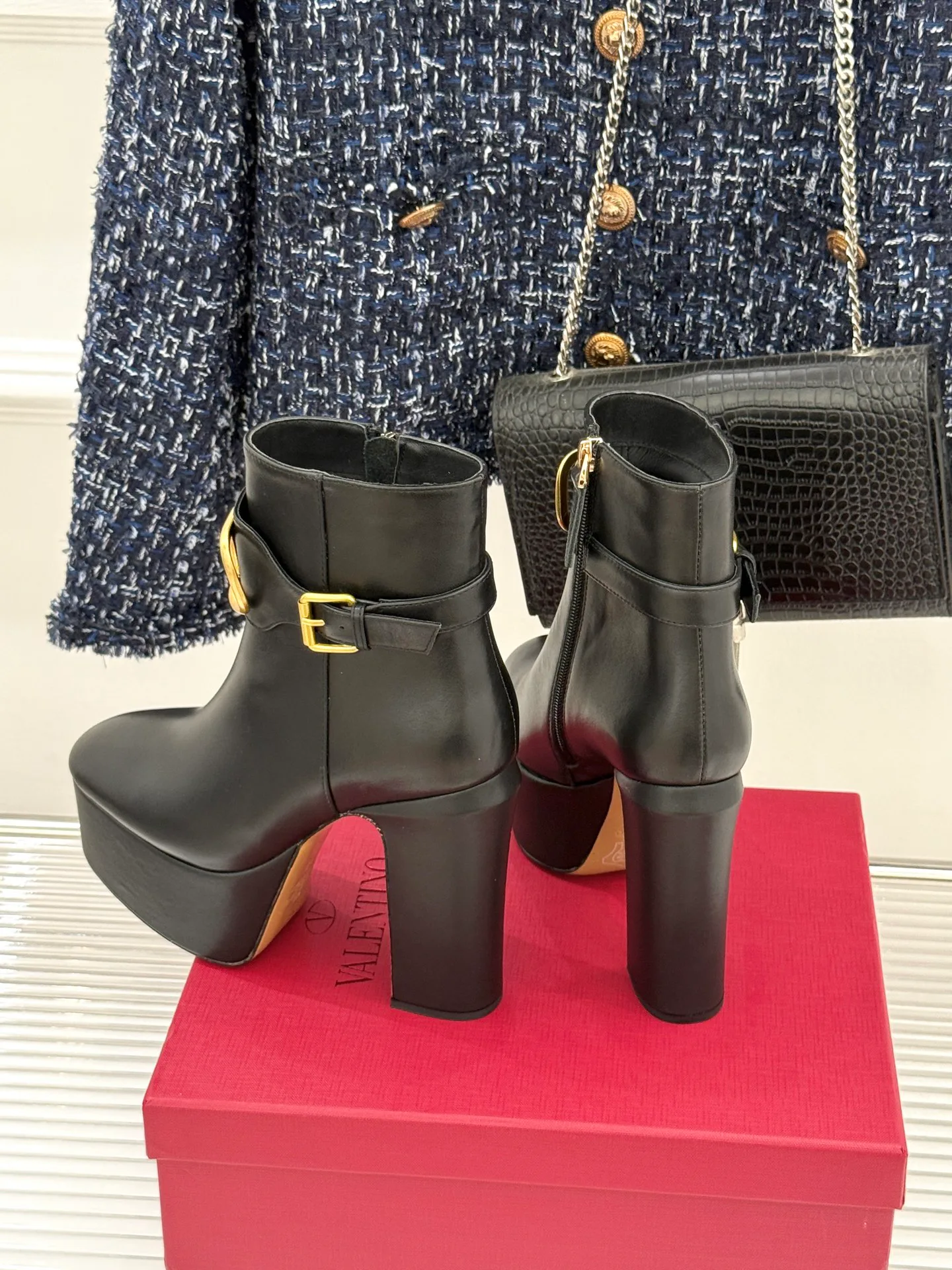 Women's Booties VALENTINO 18170274