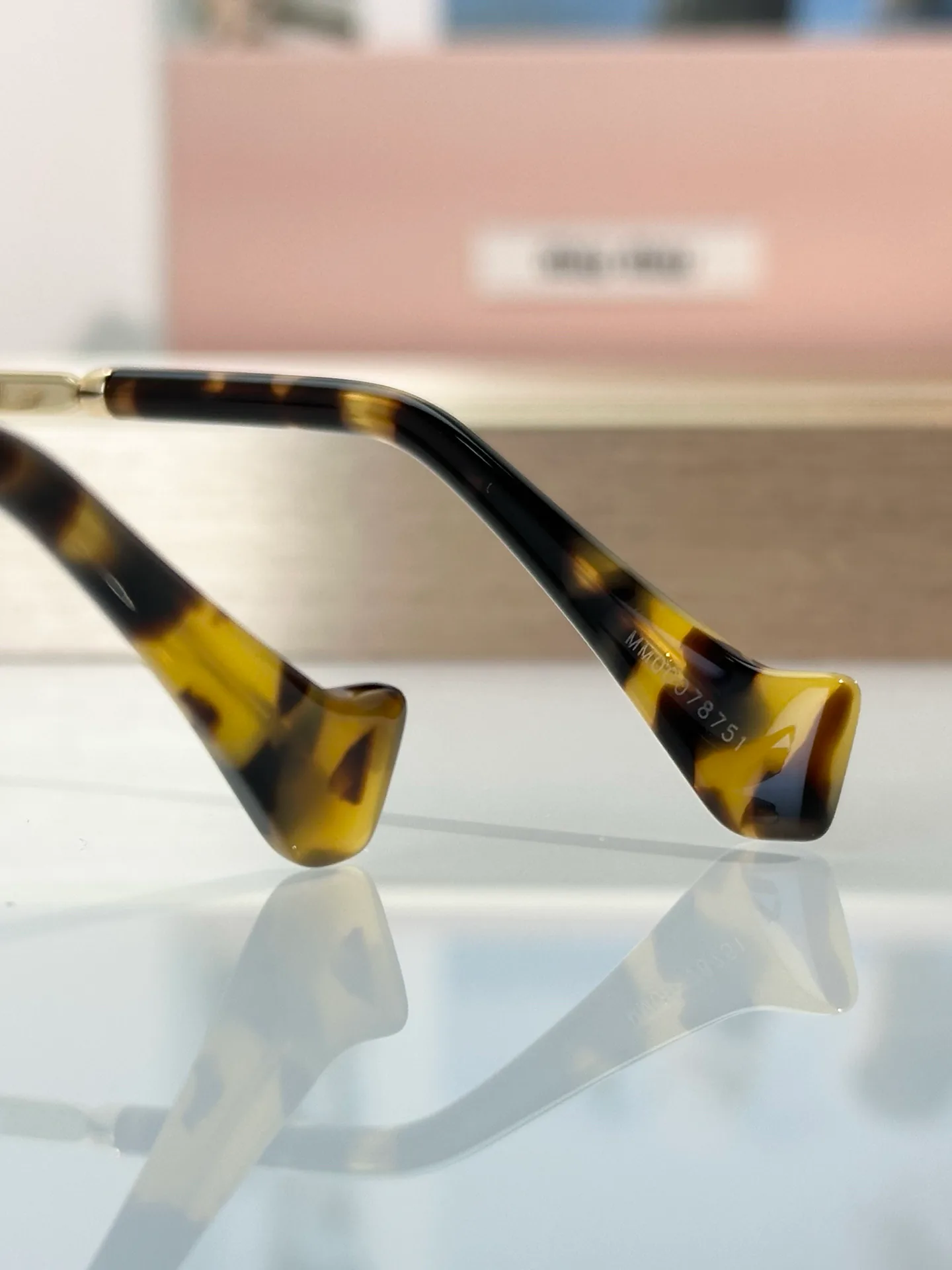 Glasses MIU MIU 18095020