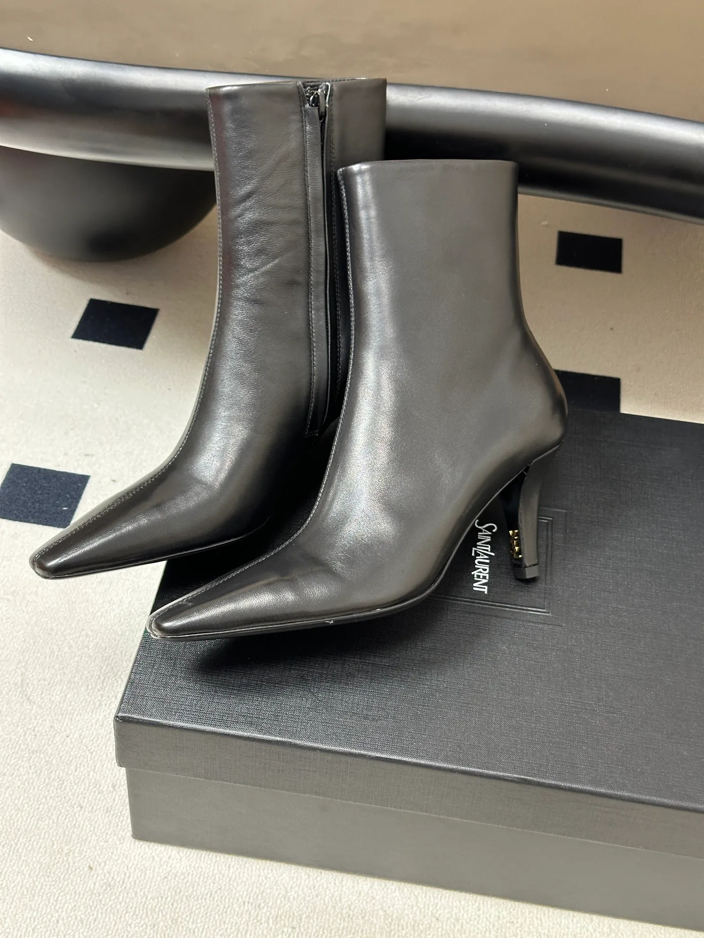 Women's Booties SAINT LAURENT 18492620