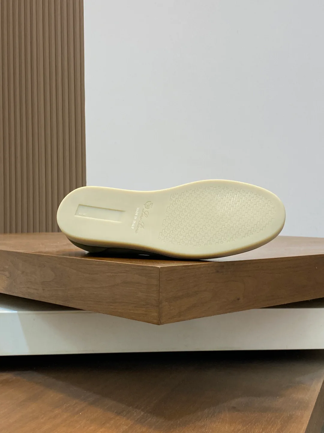 Men's Sneakers LORO PIANA 18078931