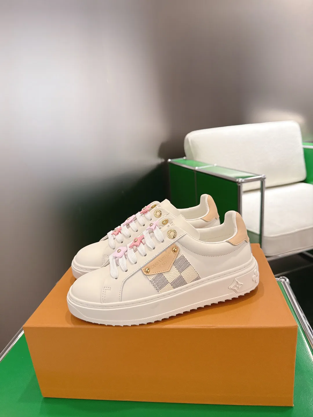 Кроссовки Женские Louis Vuitton 18677708