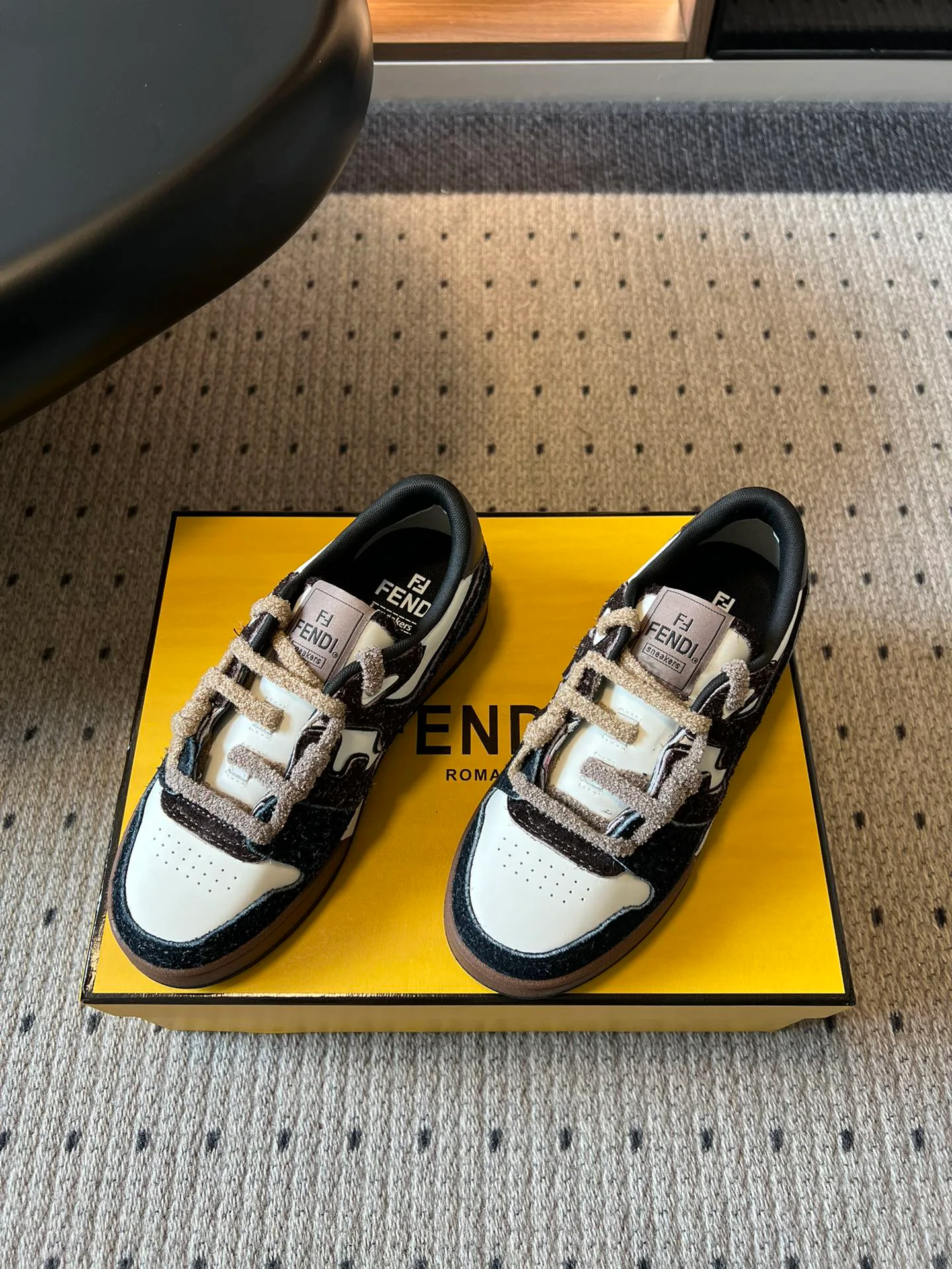 Women's Sneakers FENDI 18497968