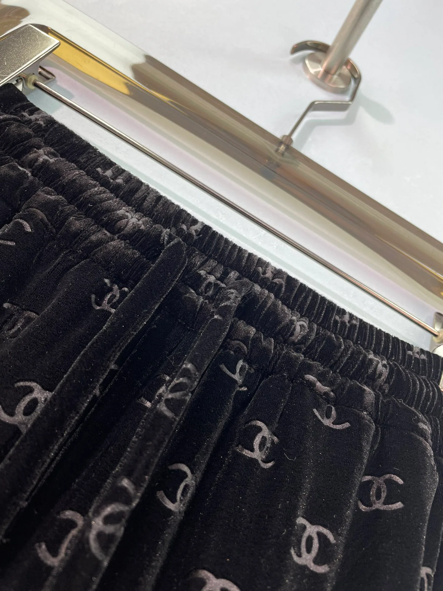 Women's Trousers CHANEL 18308609