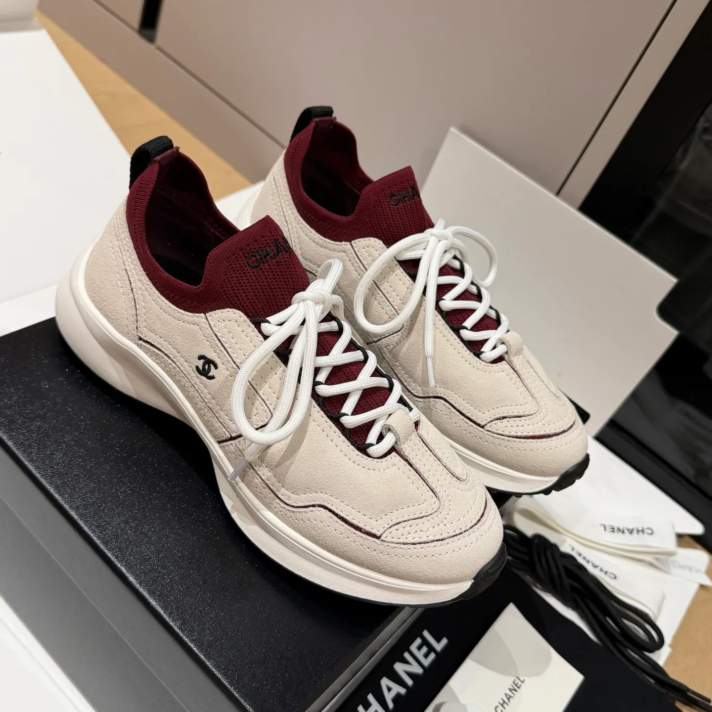 Women's Sneakers CHANEL 18121487