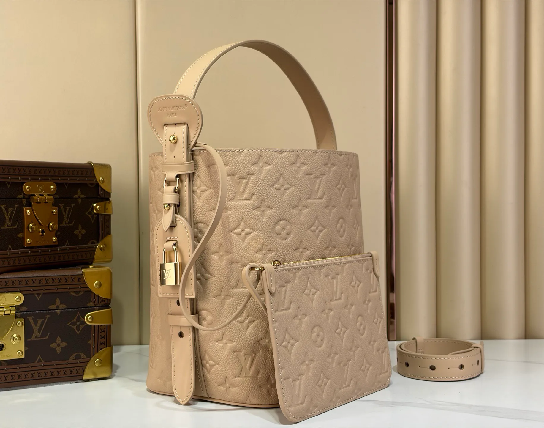 Women's Classic Handbags LOUIS VUITTON 19582562