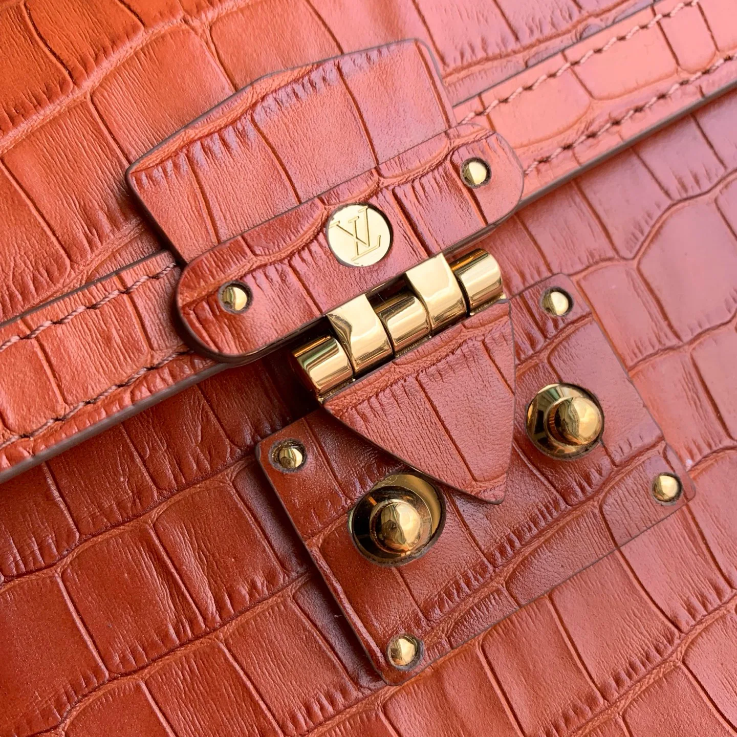 Women's Classic Handbags LOUIS VUITTON 18147523