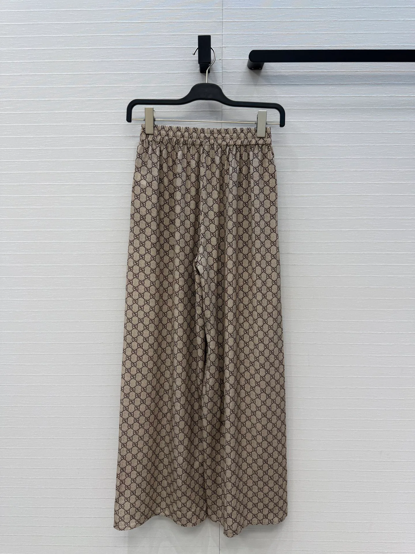Women's Trousers GUCCI 18108440