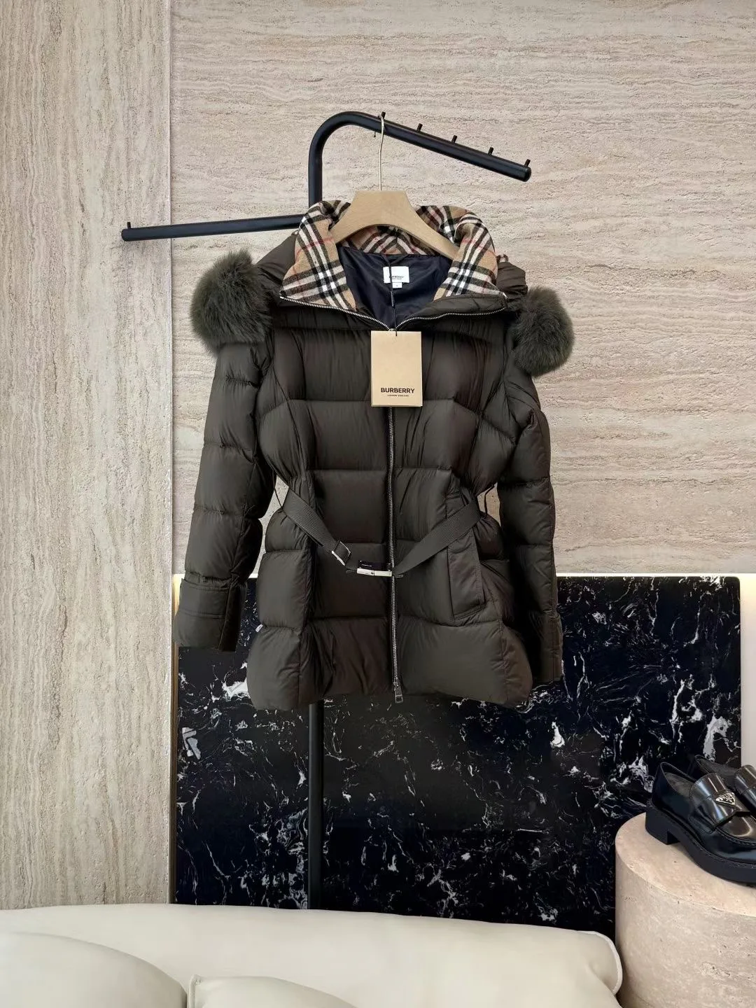Women's Jackets And Down Jackets BURBERRY 18043118