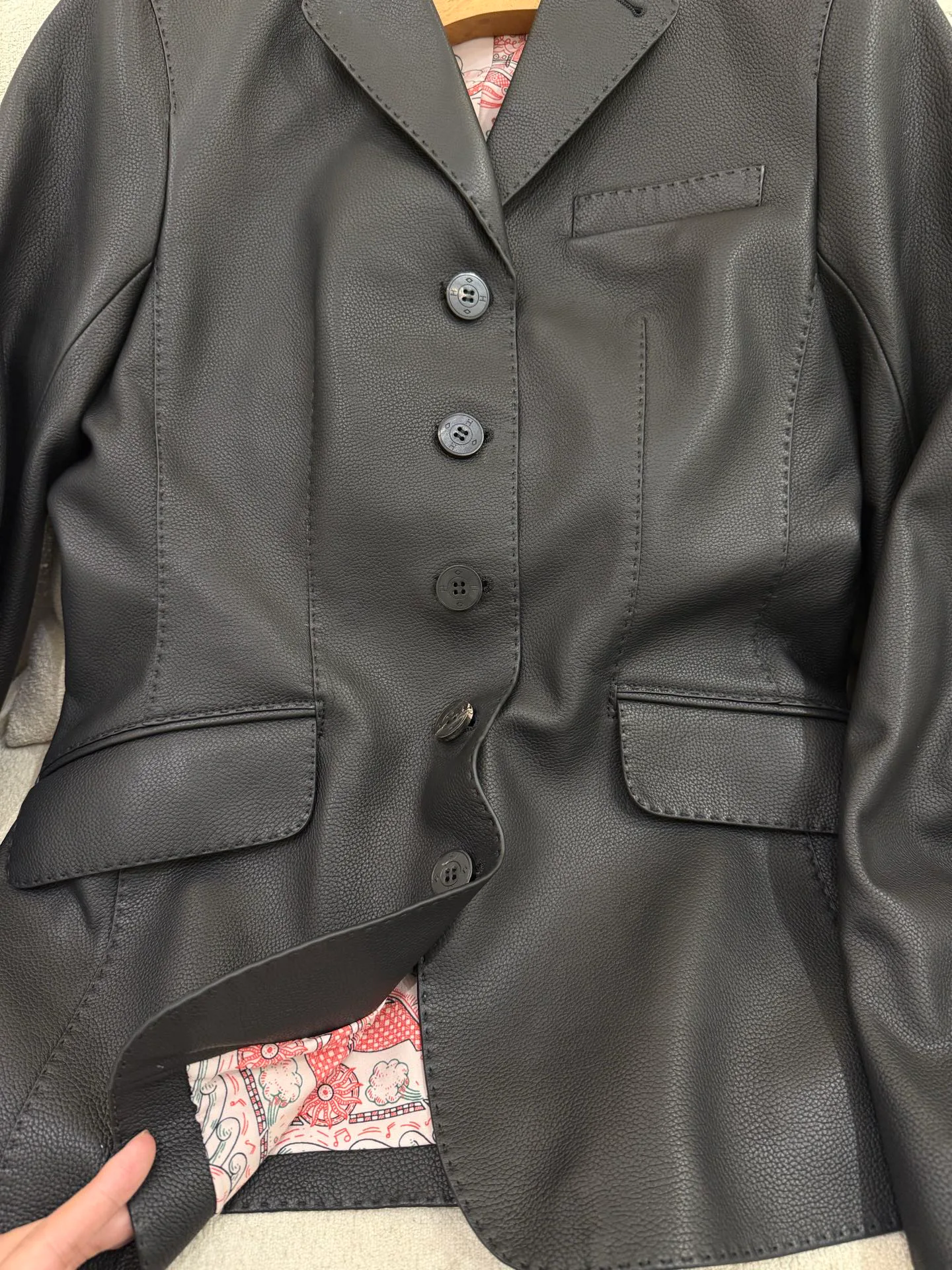 Women's Leather Jackets And Sheepskin Coats HERMES 18172766
