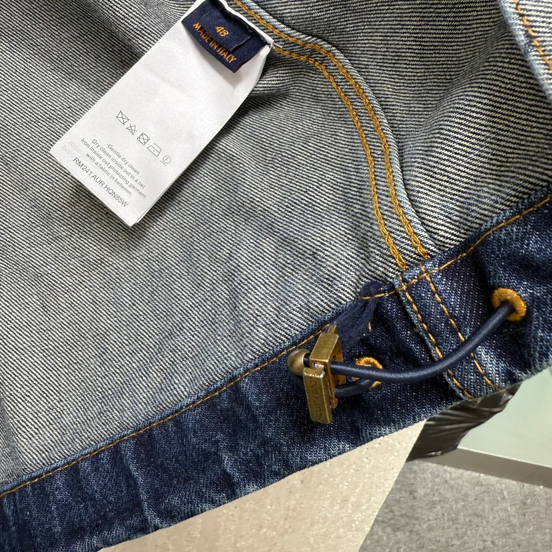 Men's Jackets And Down Jackets LOUIS VUITTON 17966910