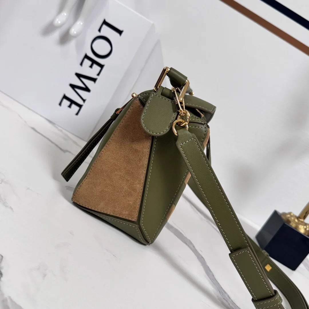 Классические Сумки Женские Loewe 18634788