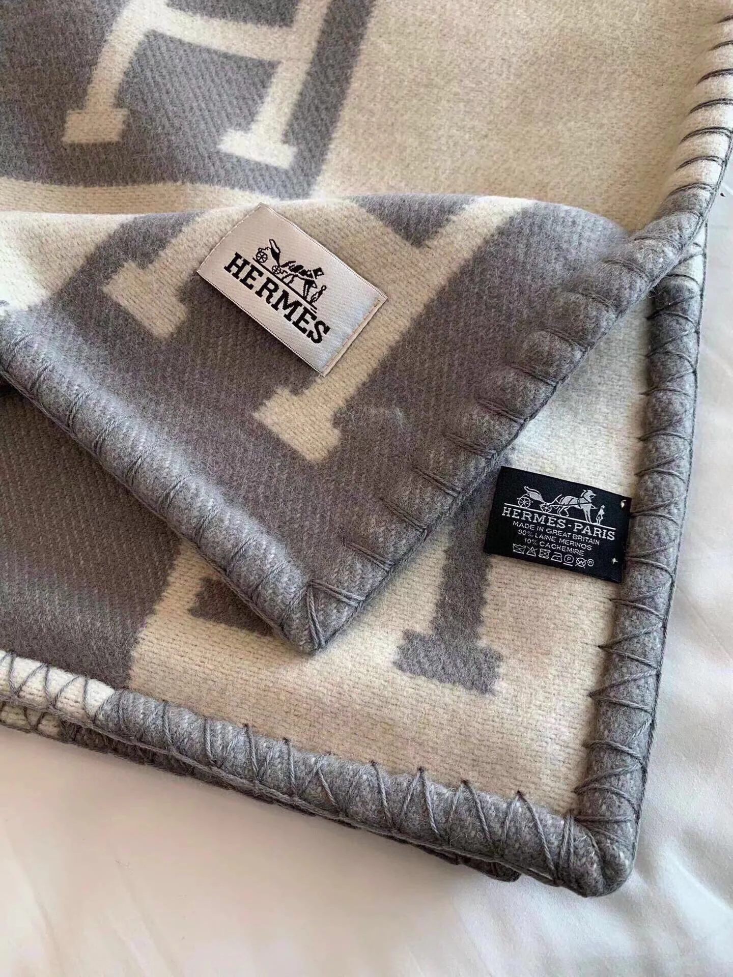 Textiles HERMES 18002672