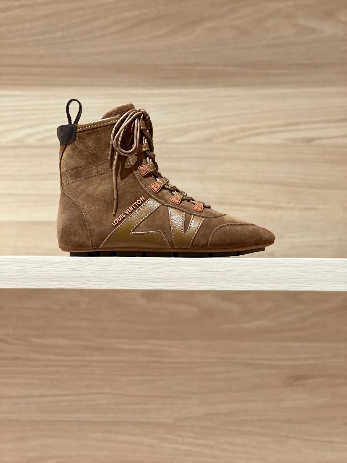 Women's Sneakers LOUIS VUITTON 18194175
