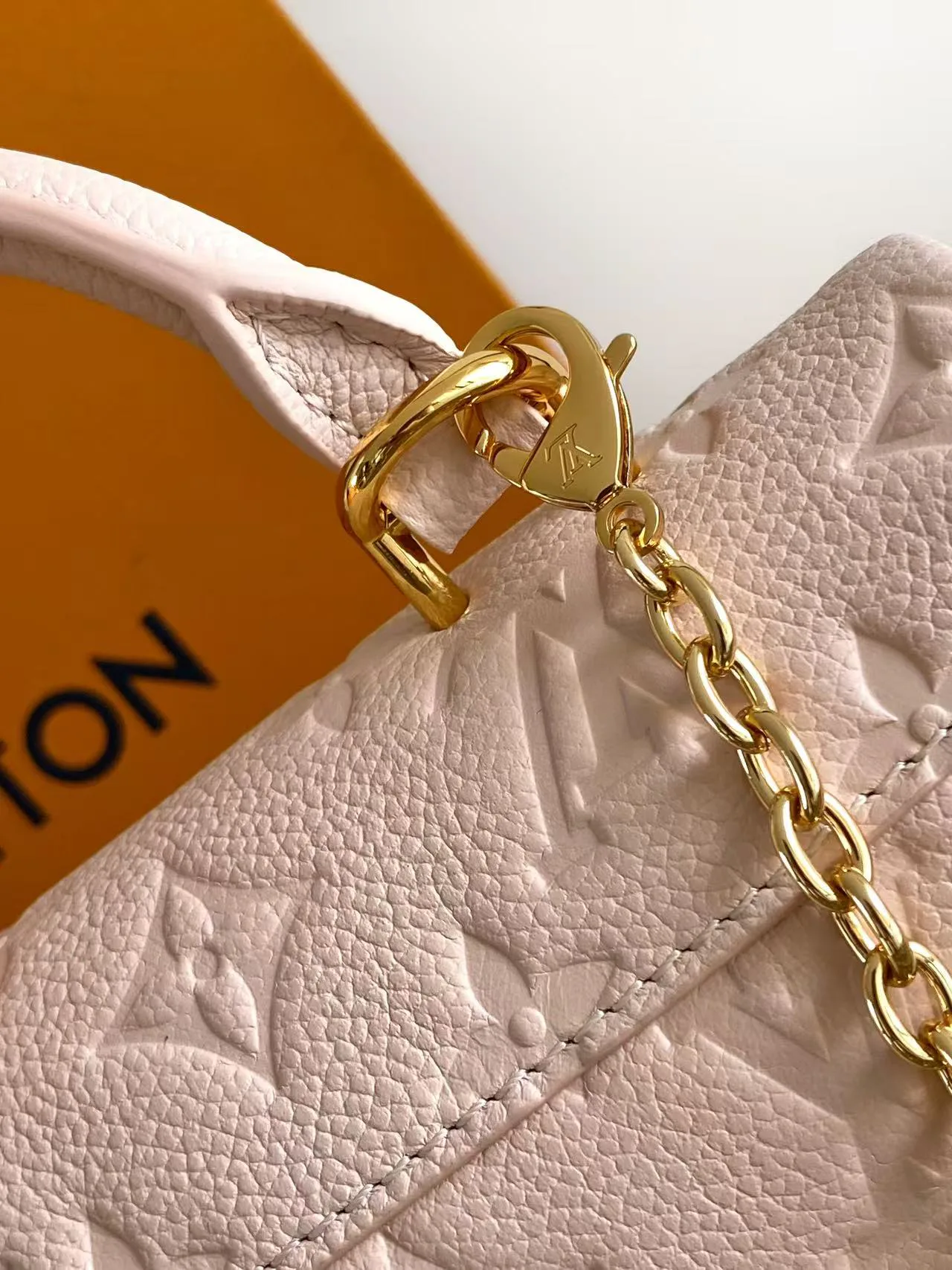 Women's Classic Handbags LOUIS VUITTON 17784875