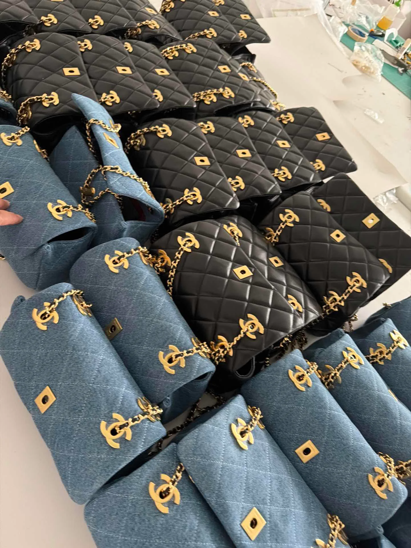 Women's Classic Handbags CHANEL 17364598