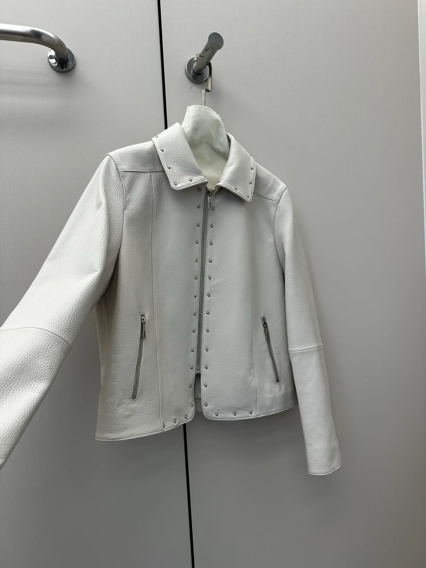 Women's Leather Jackets And Sheepskin Coats HERMES 17417259