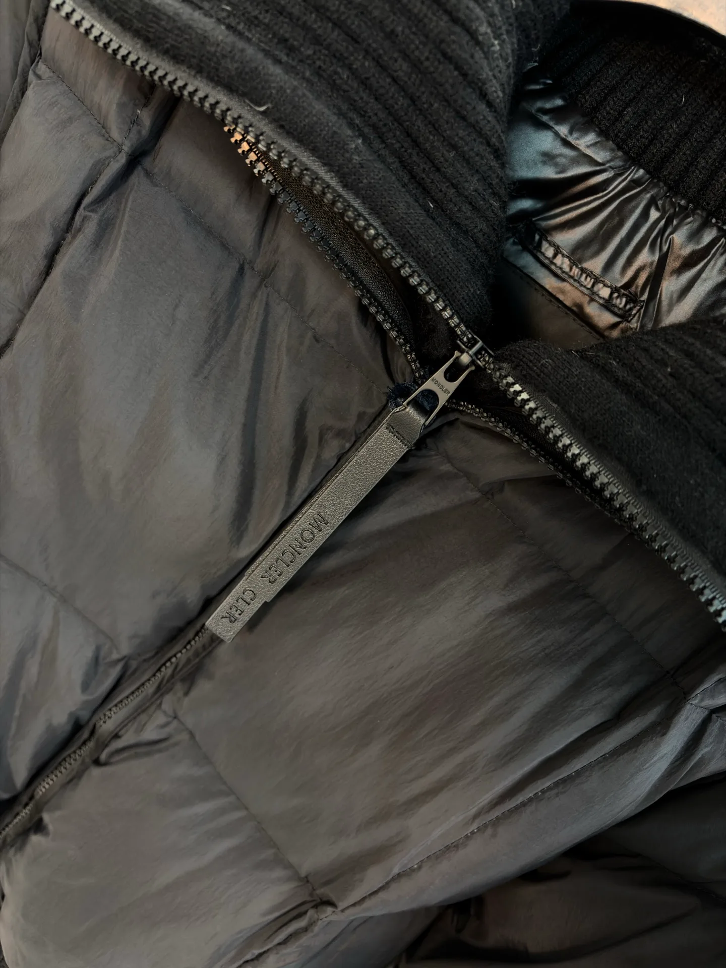 Women's Jackets And Down Jackets MONCLER 18335649