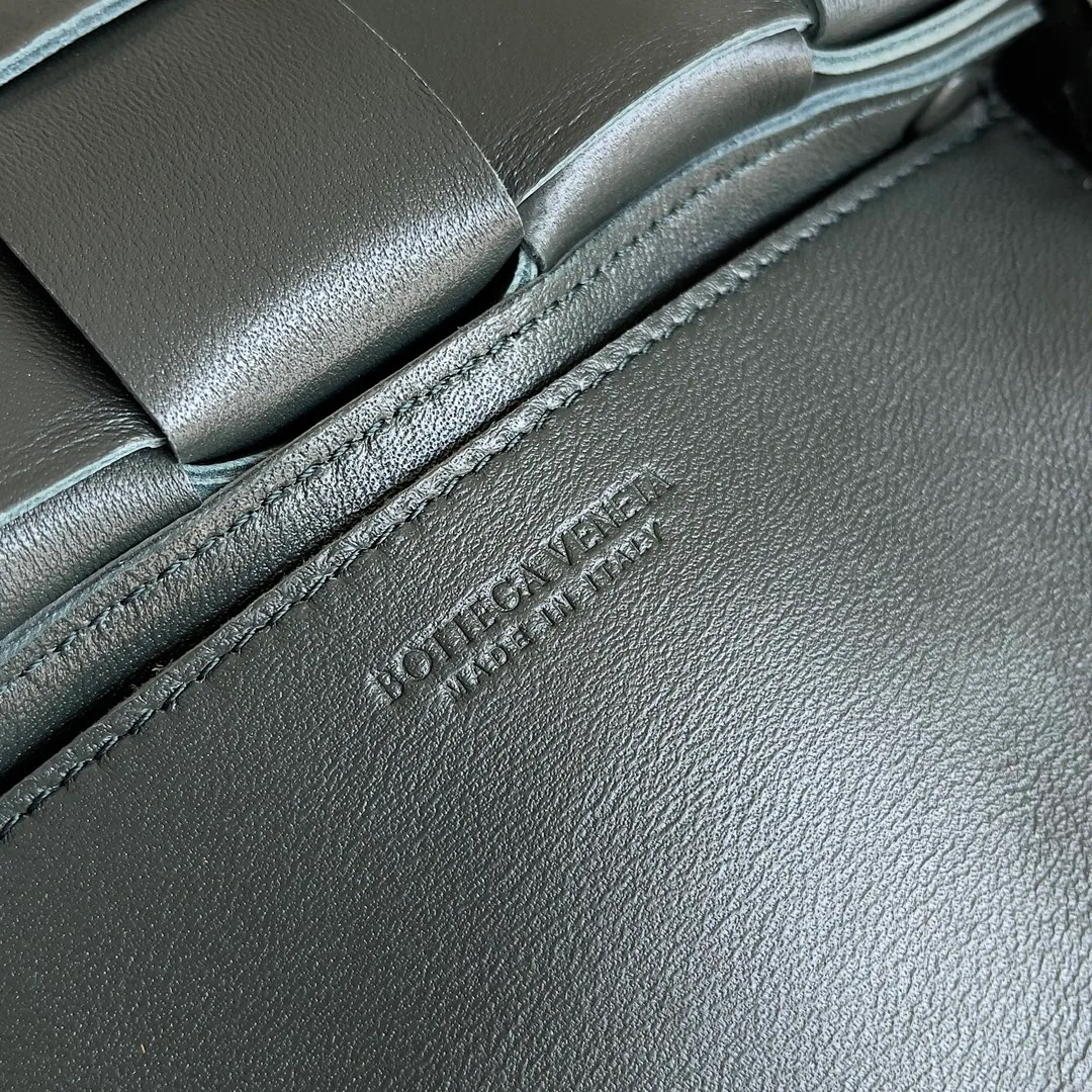 Women's Classic Handbags BOTTEGA VENETA 17372473